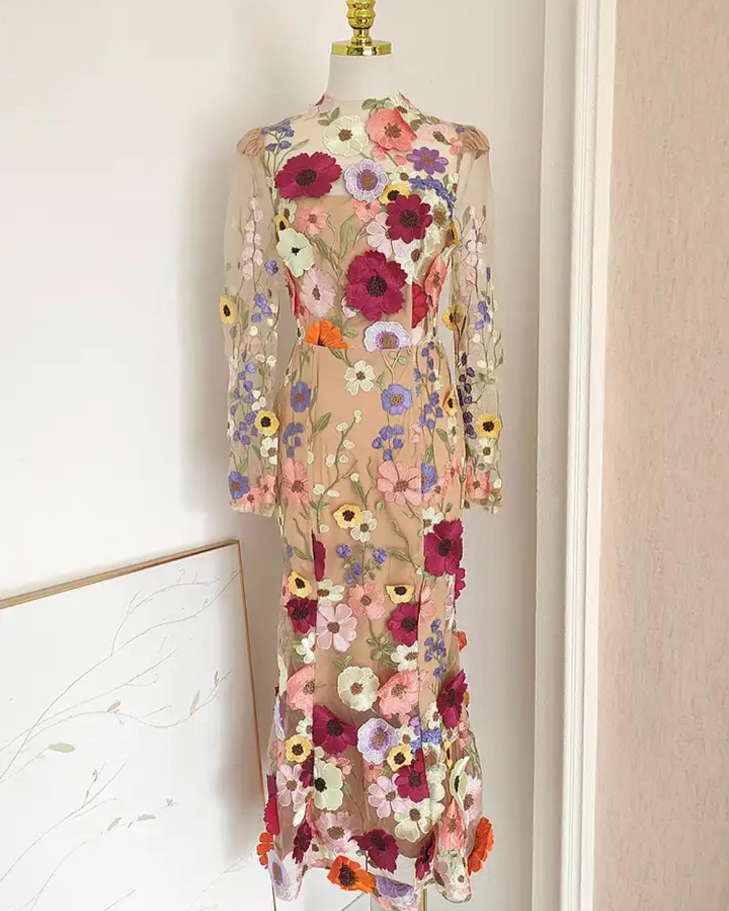 Long Sleeves Floral Embroidery Fishtail Midi Dress