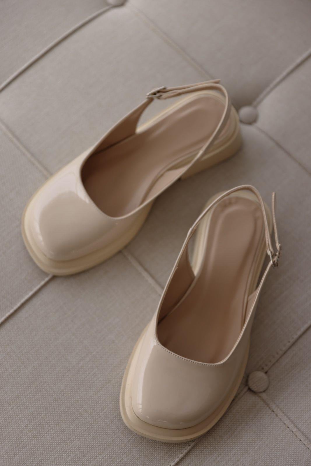 Low Heel Leather Shoes