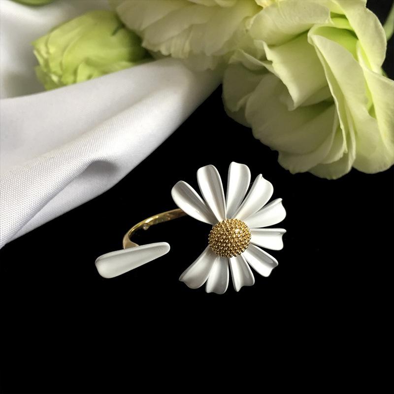 Daisy Open End Ring