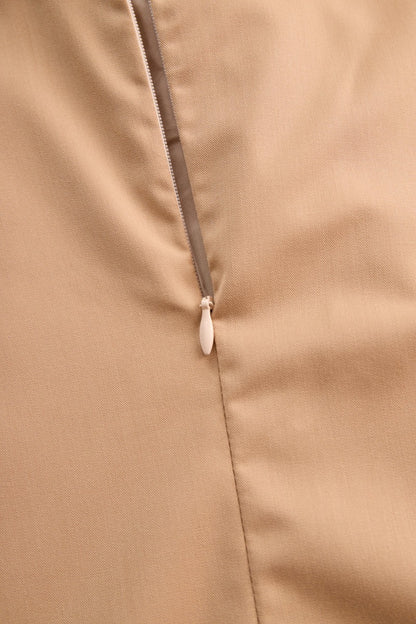 Stylish Sleeveless Halter Blouse With Neck Tie Detail