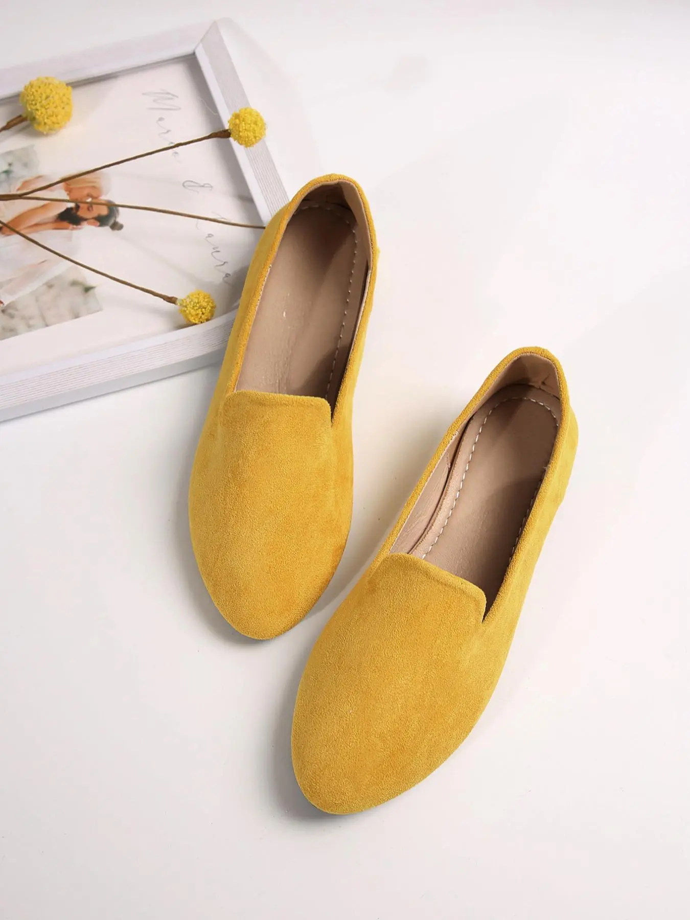 Solid Color Pointed Toe Flat Shoes