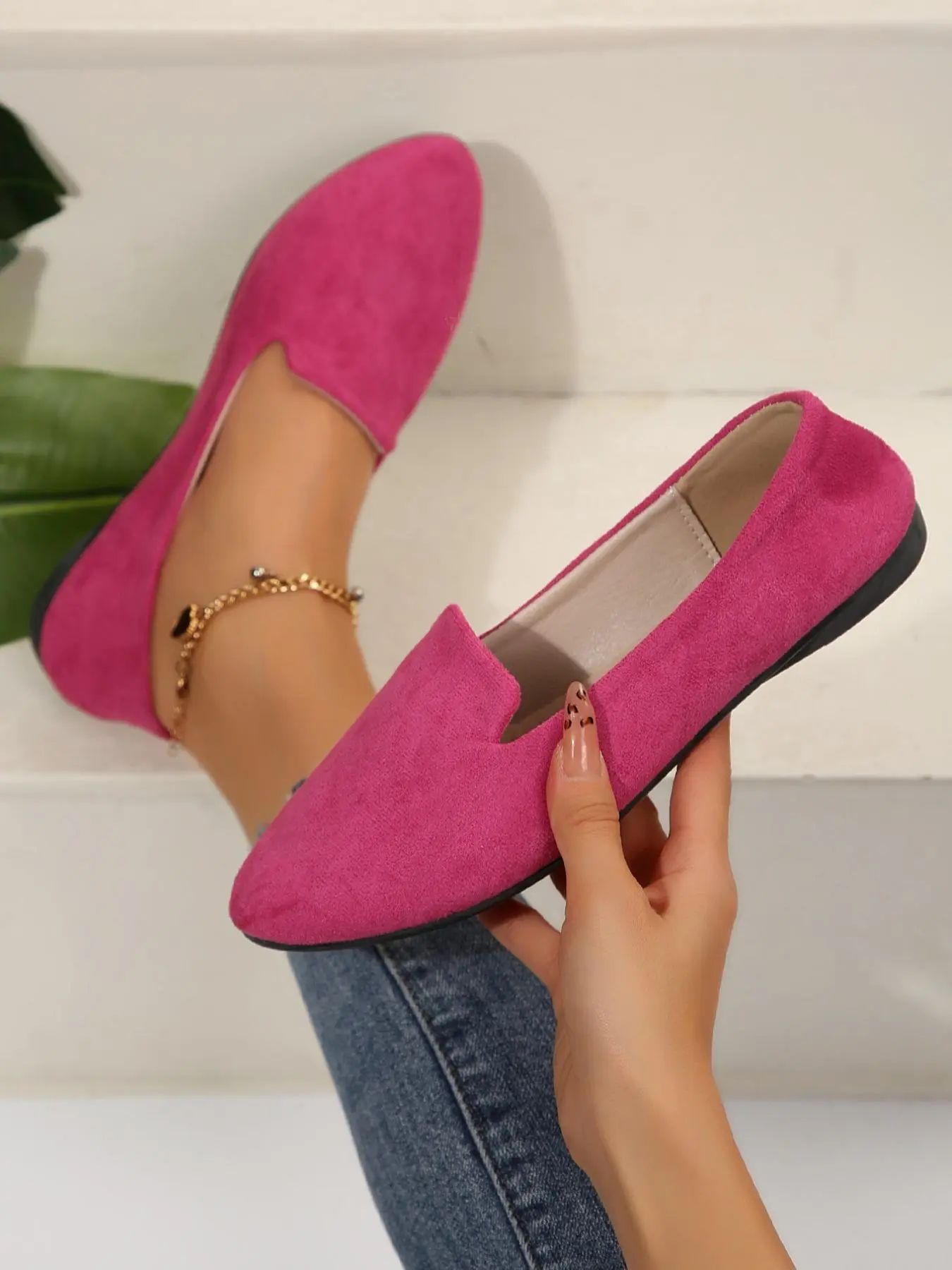 Solid Color Pointed Toe Flat Shoes