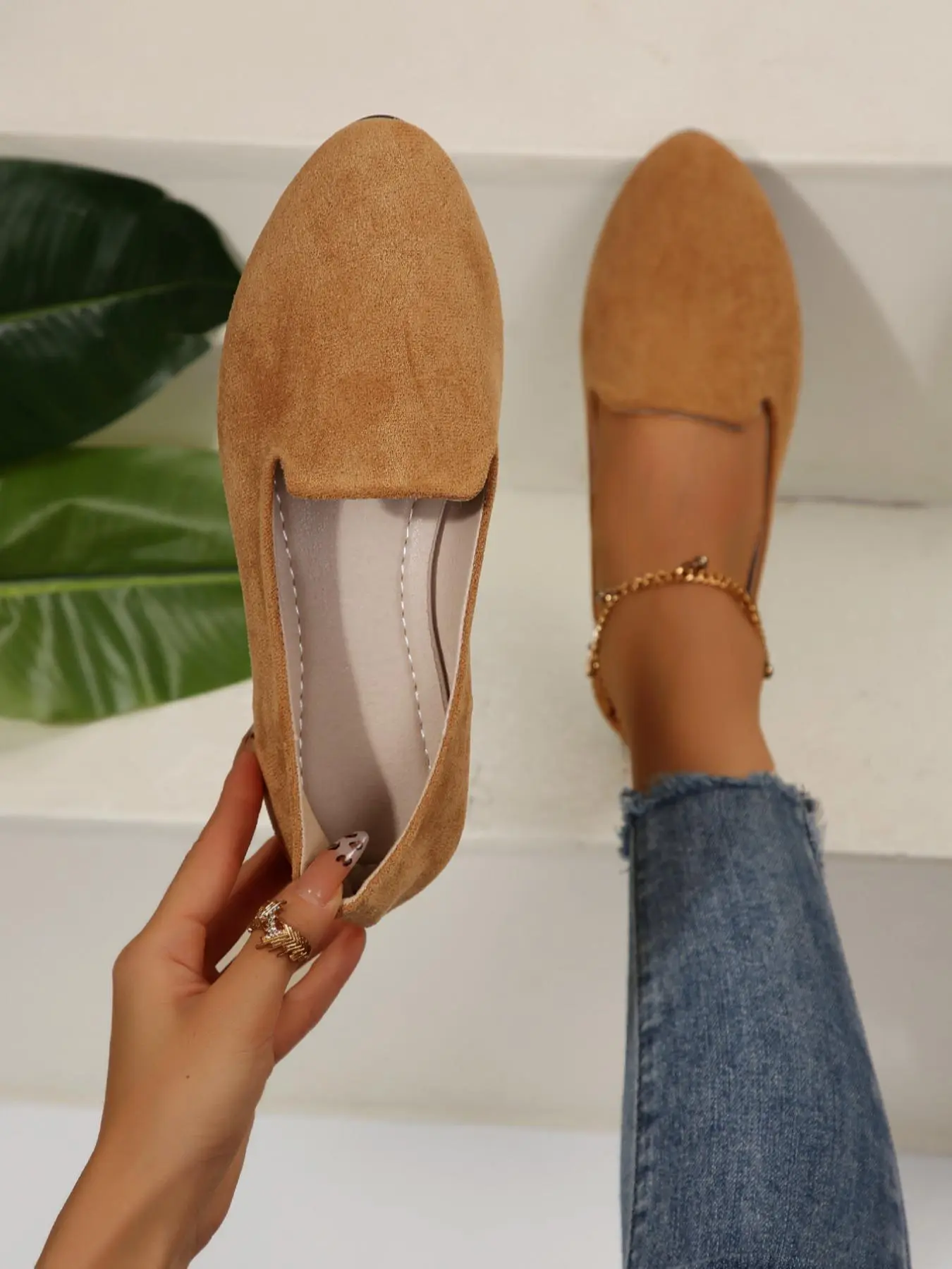 Solid Color Pointed Toe Flat Shoes