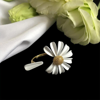 Daisy Open End Ring